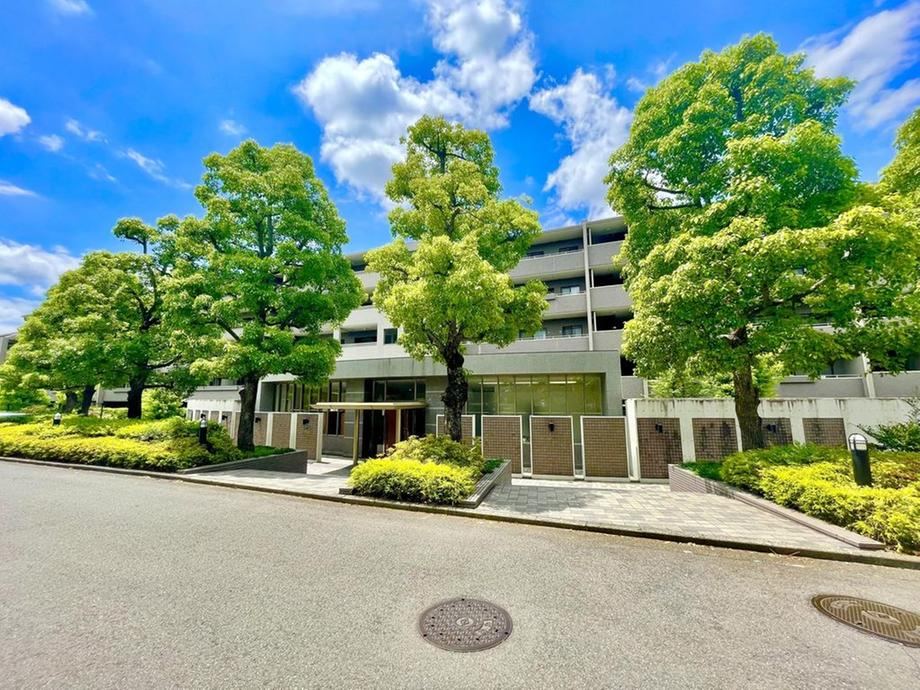 Spacious 4LDK Apartment in Shin-Ishikawa - Photo 1
