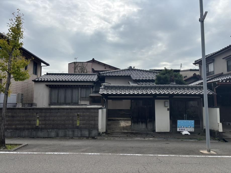 Spacious 7DK House in Kanazawa - Photo 1
