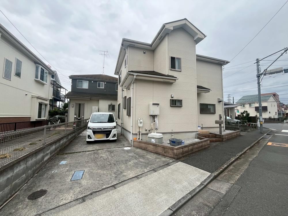 Well-Maintained Family Home in Ome - Photo 1
