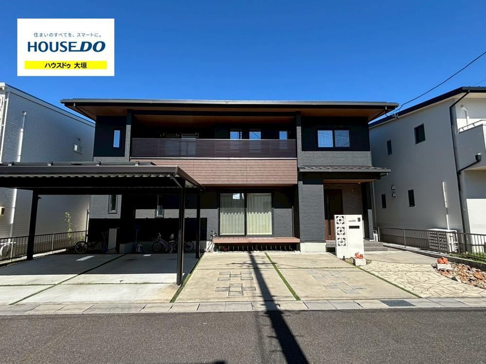 Spacious 4LDK Home with Solar Power in Ogaki - Photo 1