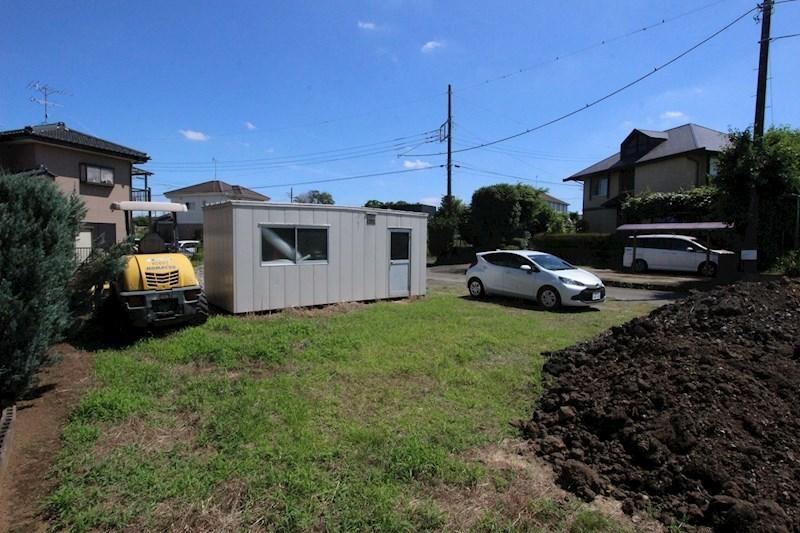 Spacious Land in a Quiet Residential Area - Photo 1