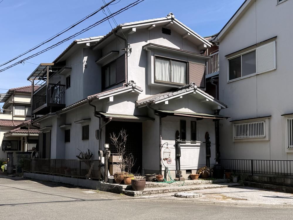 Modern 2LDK House on Corner Lot in Oyamazaki - Photo 1