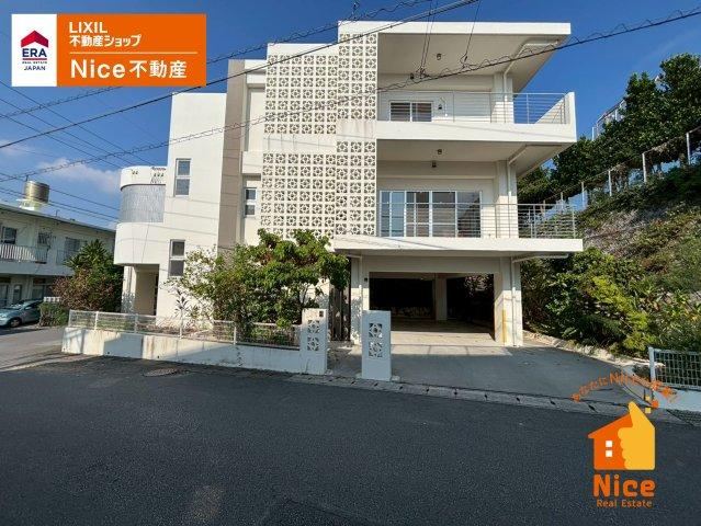 Spacious 4LDK House with Large Living Area - Photo 1