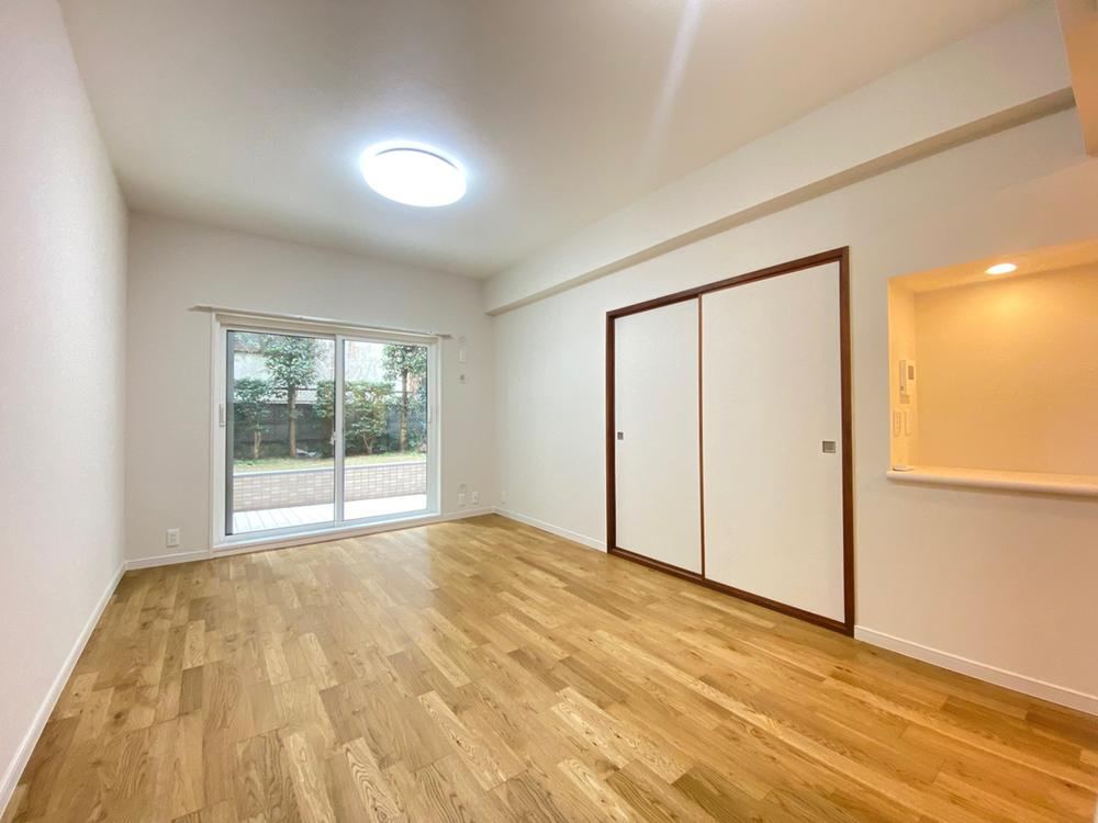 Fully Renovated 3LDK Apartment in Quiet Area - Photo 1