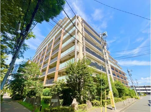 Modern 3LDK Apartment Steps from Maehara Station - Photo 1