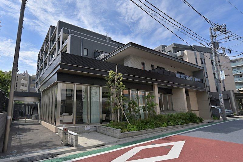 3LDK apartment in Shinjuku Ward, Tokyo - Photo 1