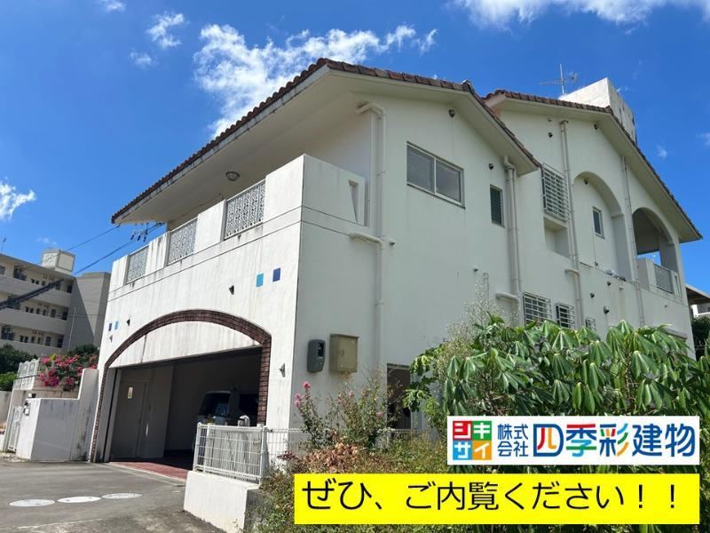 Elegant Spanish-Style 4LDK House in Okinawa City - Photo 1