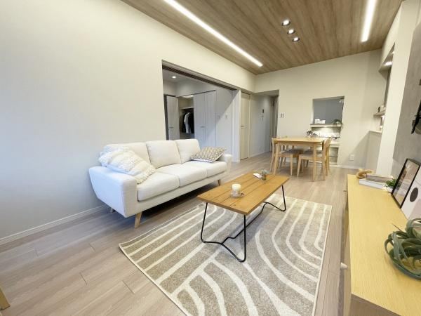 Renovated 3LDK Apartment Steps from Hachiman-yama Station - Photo 1