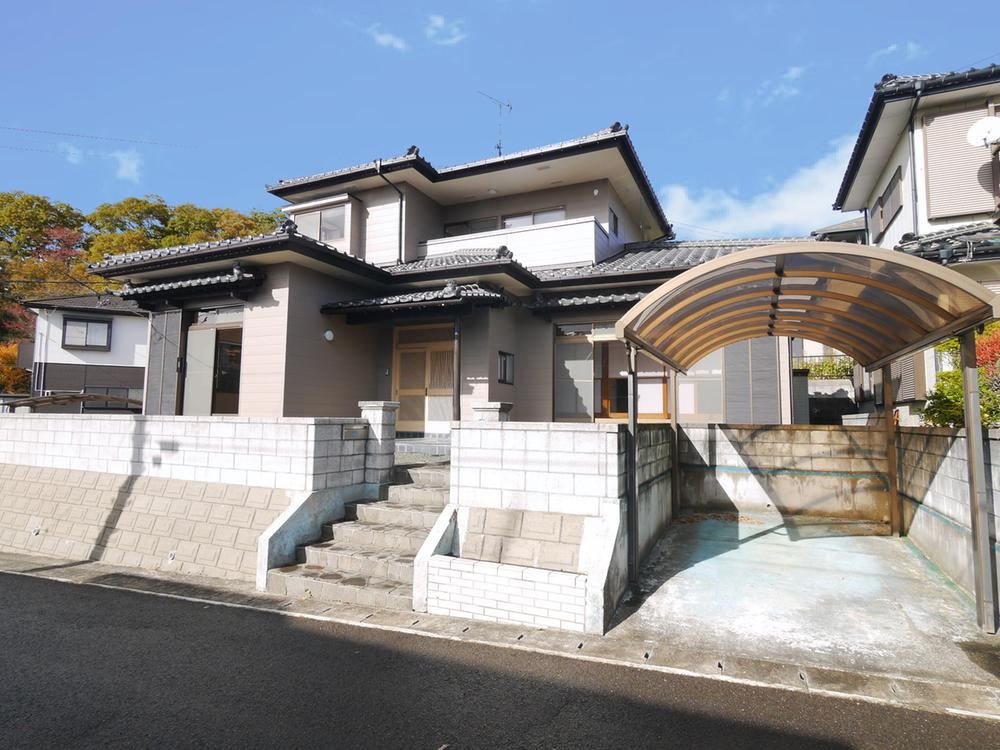 Renovated 5LDK House with Spacious Yard in Rifu - Photo 1