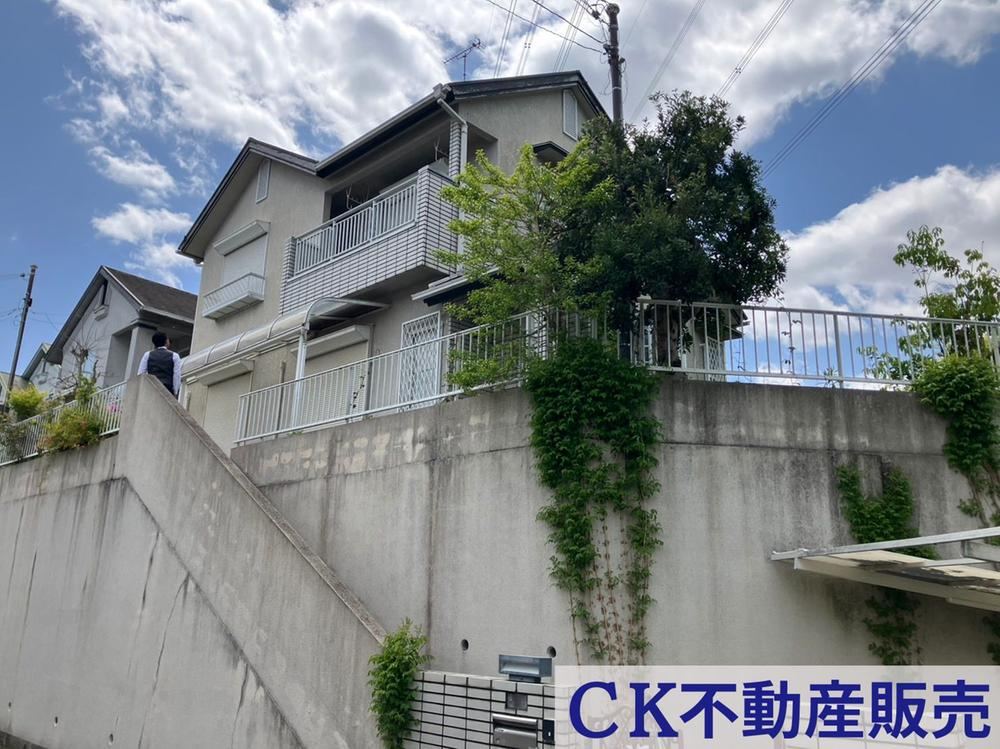 Spacious 4LDK Family Home in Kirigaoka - Photo 1