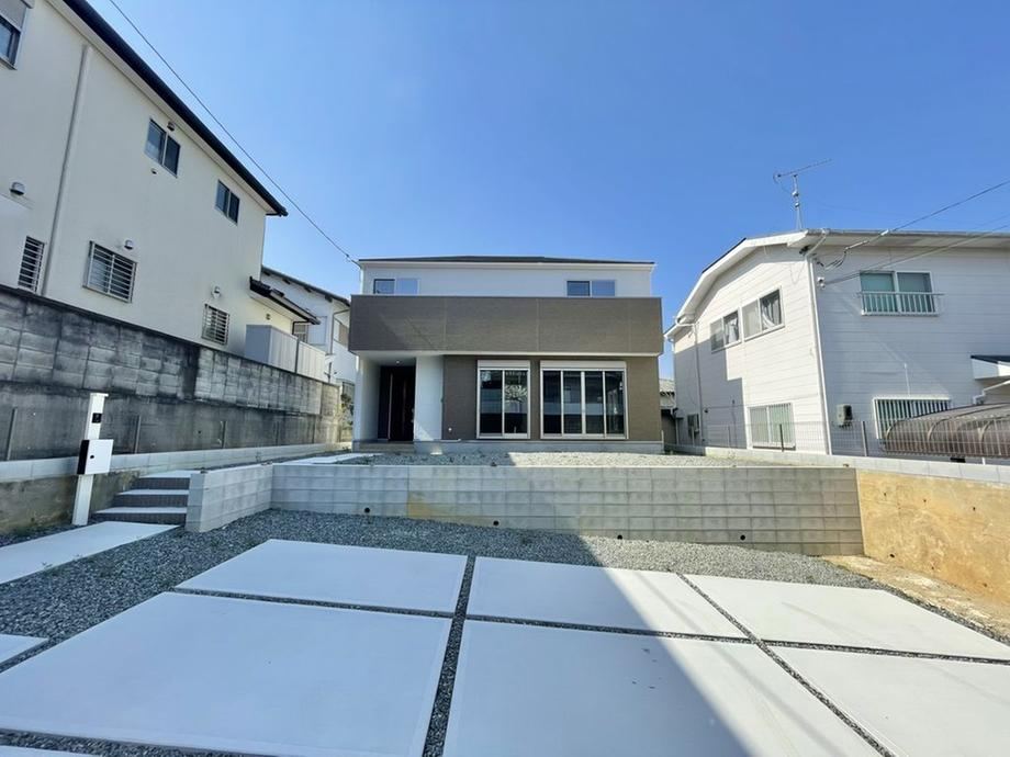 Newly Built 5LDK House in Akihadai, Kobe - Photo 1