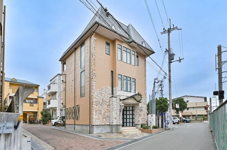 Charming 3LDK House in Hanamachi - Photo 1
