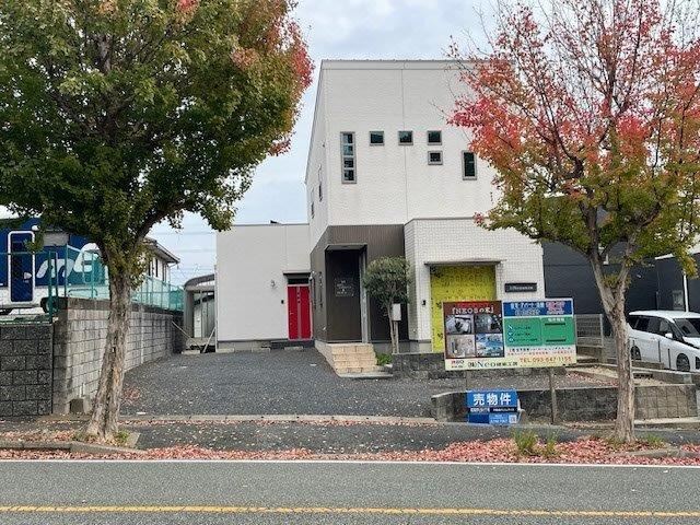 Conveniently Located 4LDK House in Residential Area - Photo 1