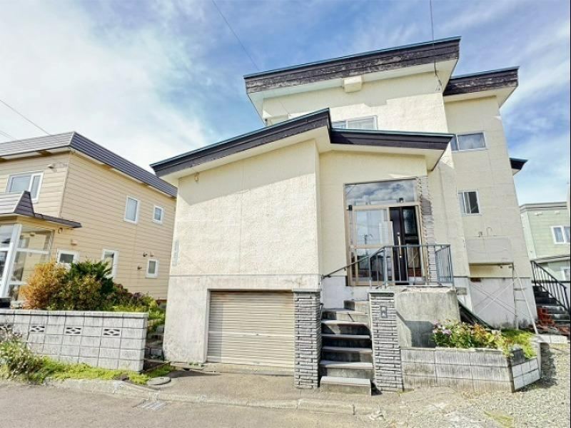 Renovated 4LDK House in Nopporo, Ebetsu - Photo 1