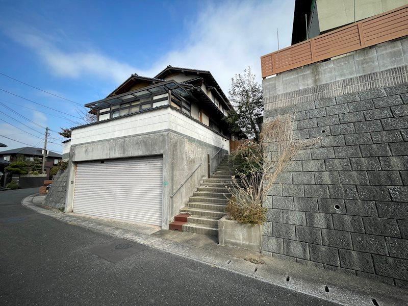 Spacious 4LDK House with Garage in Kitakyushu - Photo 1