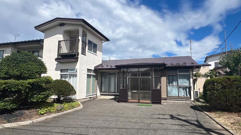 Conveniently Located 6DK House in Katagami City - Photo 1
