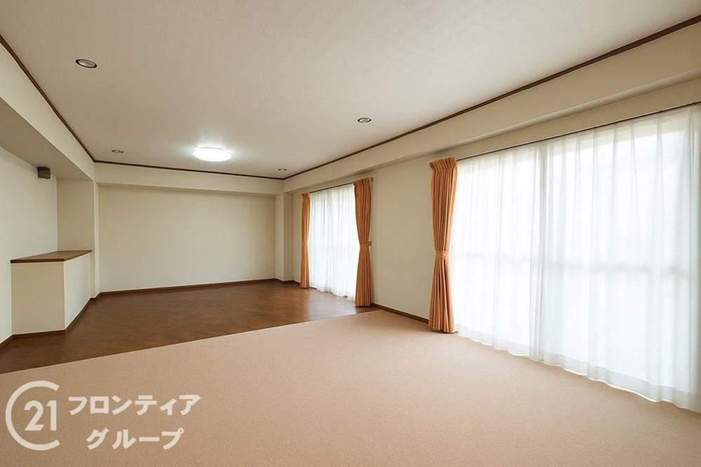 5LDK apartment in Higashinada Ward, Kobe, Hyogo - Photo 1
