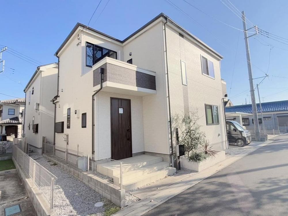 Modern 4LDK Home in Quiet Residential Area of Soka - Photo 1