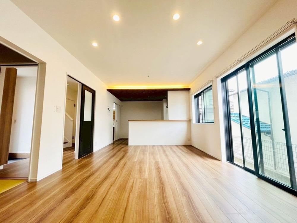 Spacious 4LDK House with Parking for 4 Cars - Photo 1