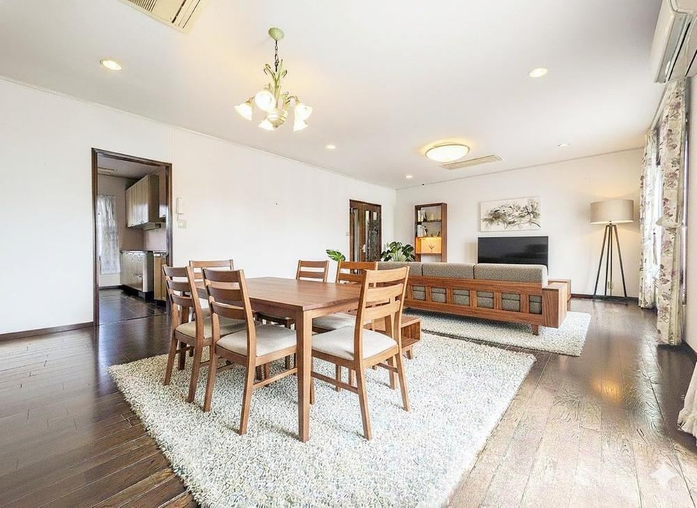Expansive 5LDDKK Home for Two Families in Munakata - Photo 1
