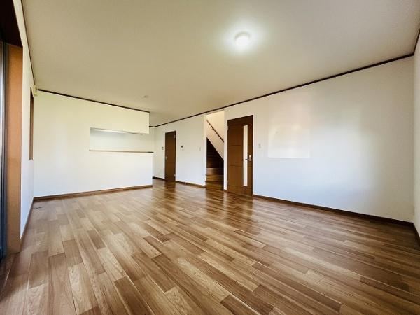 Renovated 4LDK House with Garden in Tahara - Photo 1