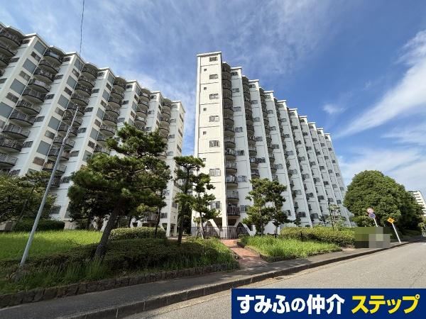 4LDK apartment in Mihama Ward, Chiba - Photo 1