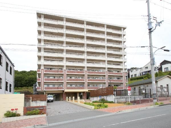 2LDK apartment in Tarumi Ward, Kobe, Hyogo - Photo 1