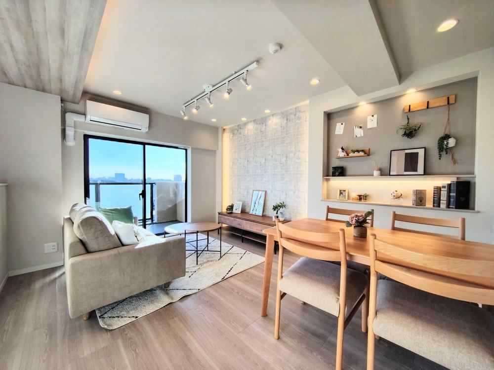 Sunny 3LDK Apartment on the 9th Floor in Omori - Photo 1