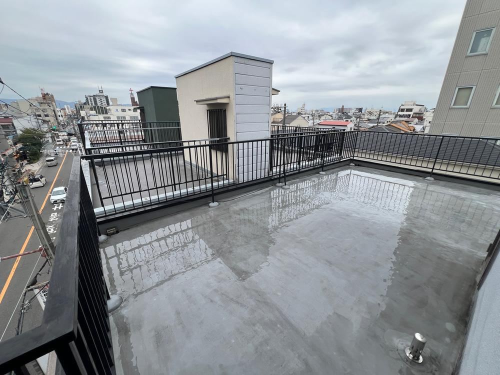 Cost-Effective 3LDK Detached House with Spacious Road Access in Ikuno - Photo 1