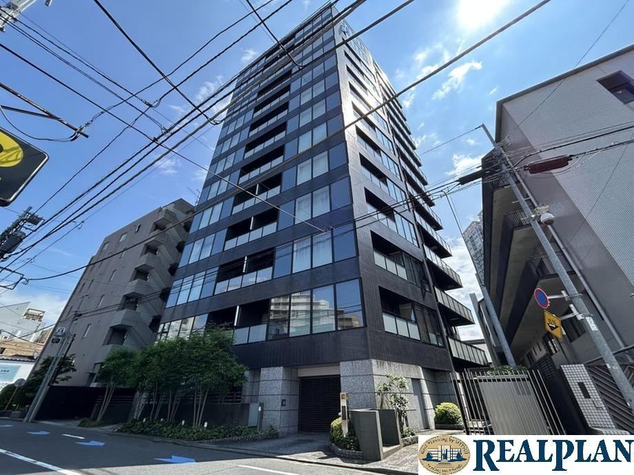 2LDK apartment in Minato Ward, Tokyo - Photo 1