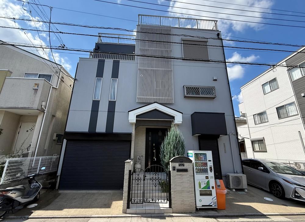 Stylish 5LDK+S House with Rooftop - Photo 1