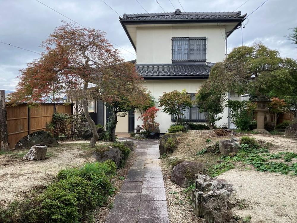 5LK Home with Ample Parking in Inanashi - Photo 1