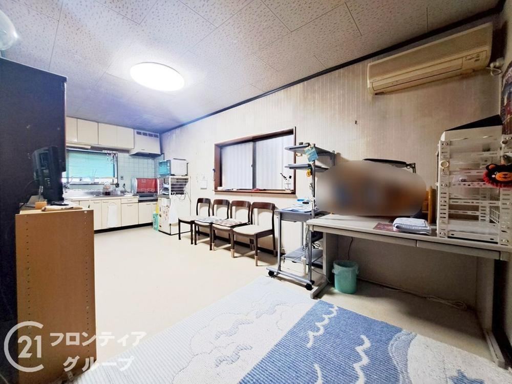 Spacious 5LDK Home Near Tokuan Station - Photo 1