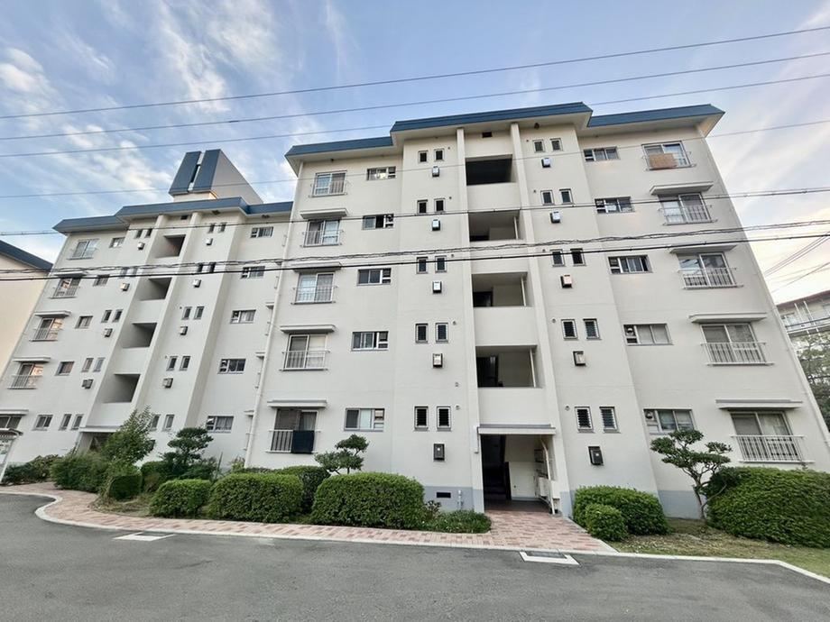 3LDK apartment in Suma Ward, Kobe, Hyogo - Photo 1