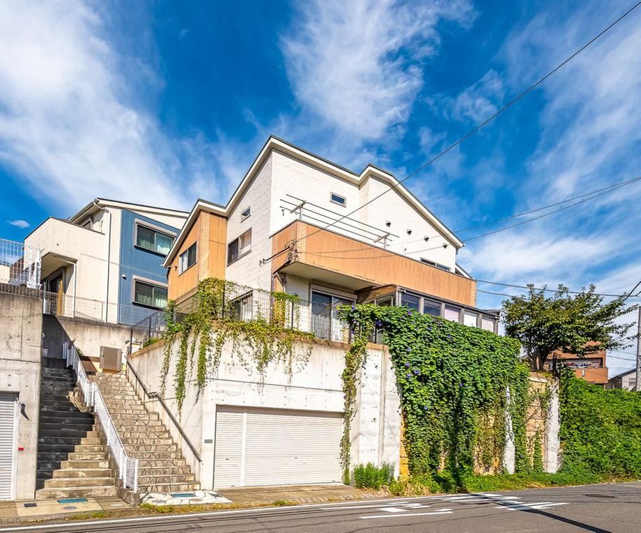 4LDK House with Underground Garage in Yabemachi - Photo 1