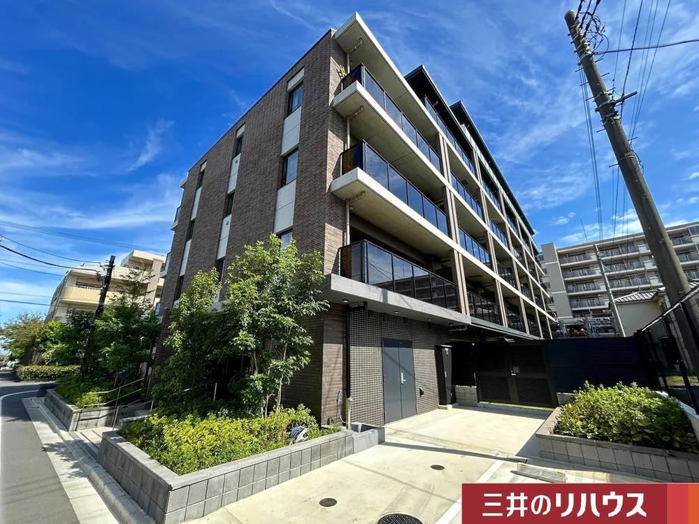 Spacious 3LDK Apartment in Higashi-Asakawa - Photo 1