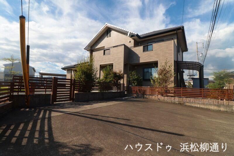 Spacious 5LDK Estate on 250 Tsubo Lot in Hamamatsu - Photo 1