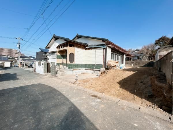 Renovated 4LDK Home with Expansion Potential in Arakawa - Photo 1
