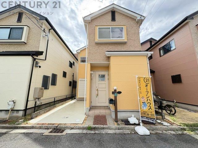 Renovated 4LDK Detached House with Zero Down Payment Option - Photo 1