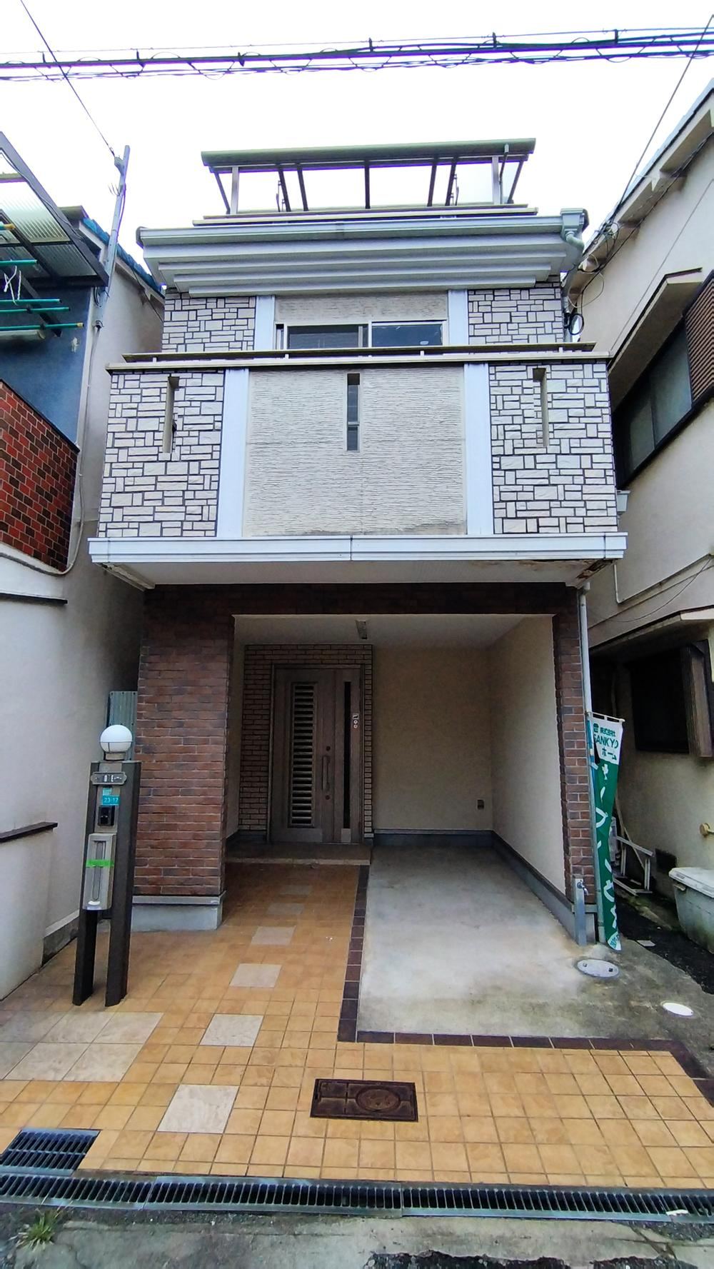 Renovated 3LDK House with Convenient Access - Photo 1