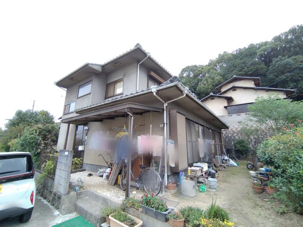 Spacious 6LDK Home with Garden in Kurashiki - Photo 1