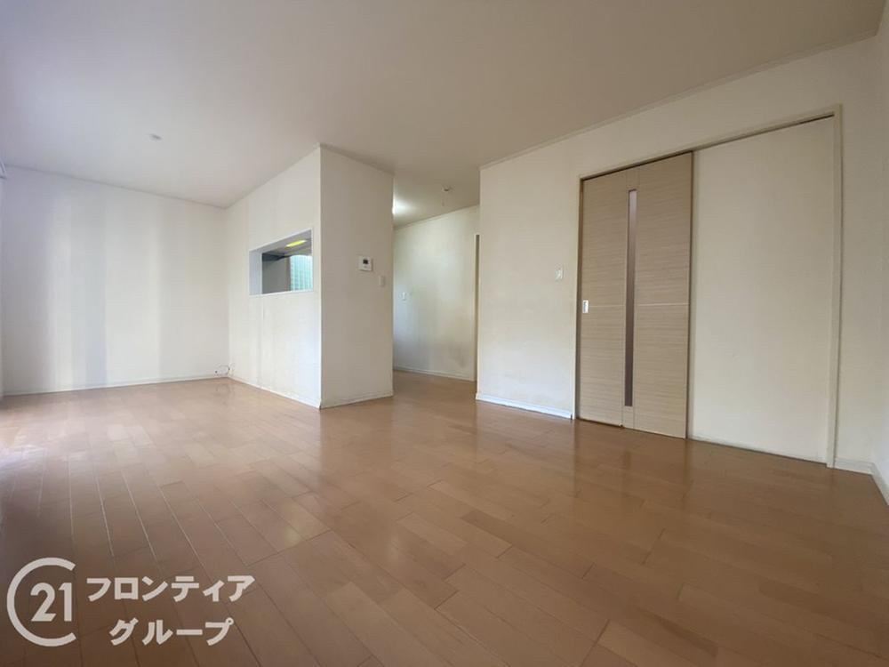 4LDK Home with Parking for 3 Cars Near Sakae Station in Kobe - Photo 1