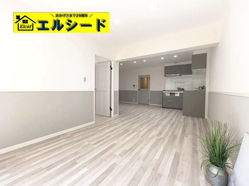 Modern 2LDK Apartment Near Katsuragawa Station - Photo 1