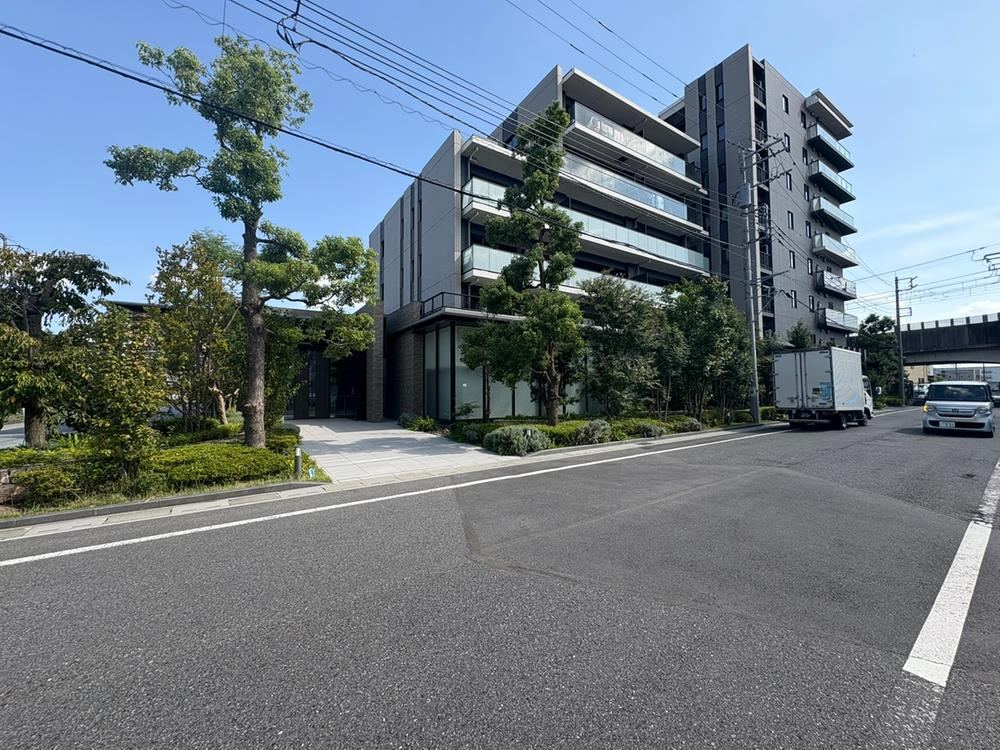Large Community Apartment Near Aeon Lake Town - Photo 1