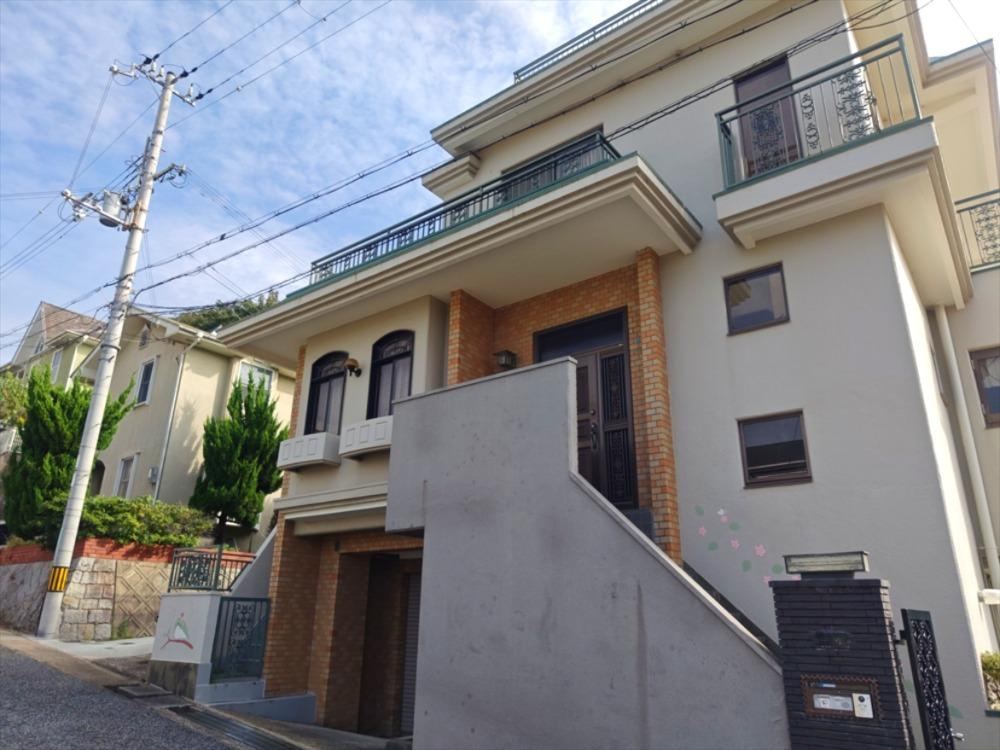 Spacious 8LDK House with Scenic Views in Suma, Kobe - Photo 1