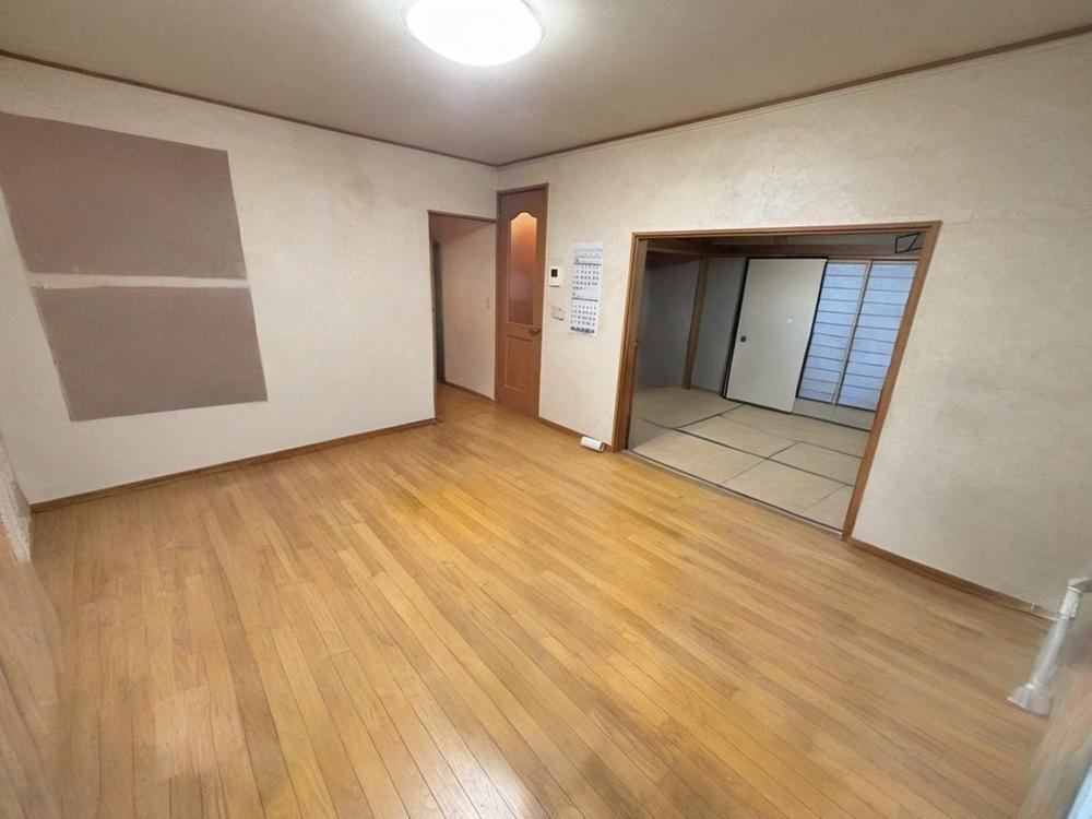 Family-Friendly 4LDK Home with Spacious Garden in Soka - Photo 1