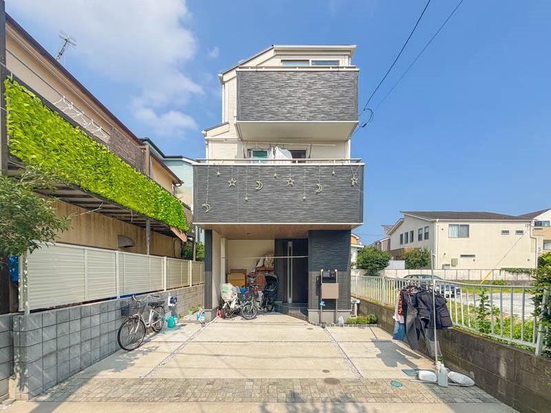 Modern 2LDK+2S House in Tsurumi, Yokohama - Photo 1