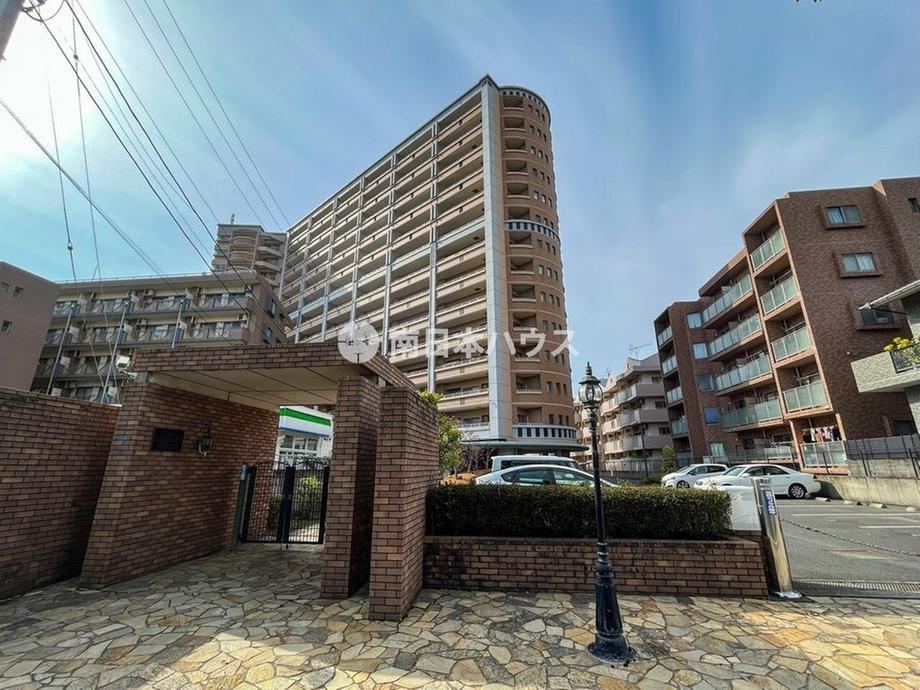 3LDK apartment in Kagoshima, Kagoshima - Photo 1