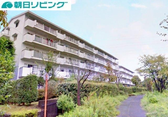 Convenient 3LDK Apartment in Kaito, Tama - Photo 1
