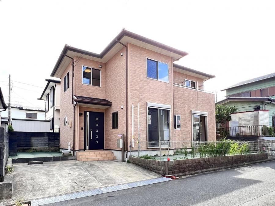 Renovated 5LDK House in Ayase - Photo 1